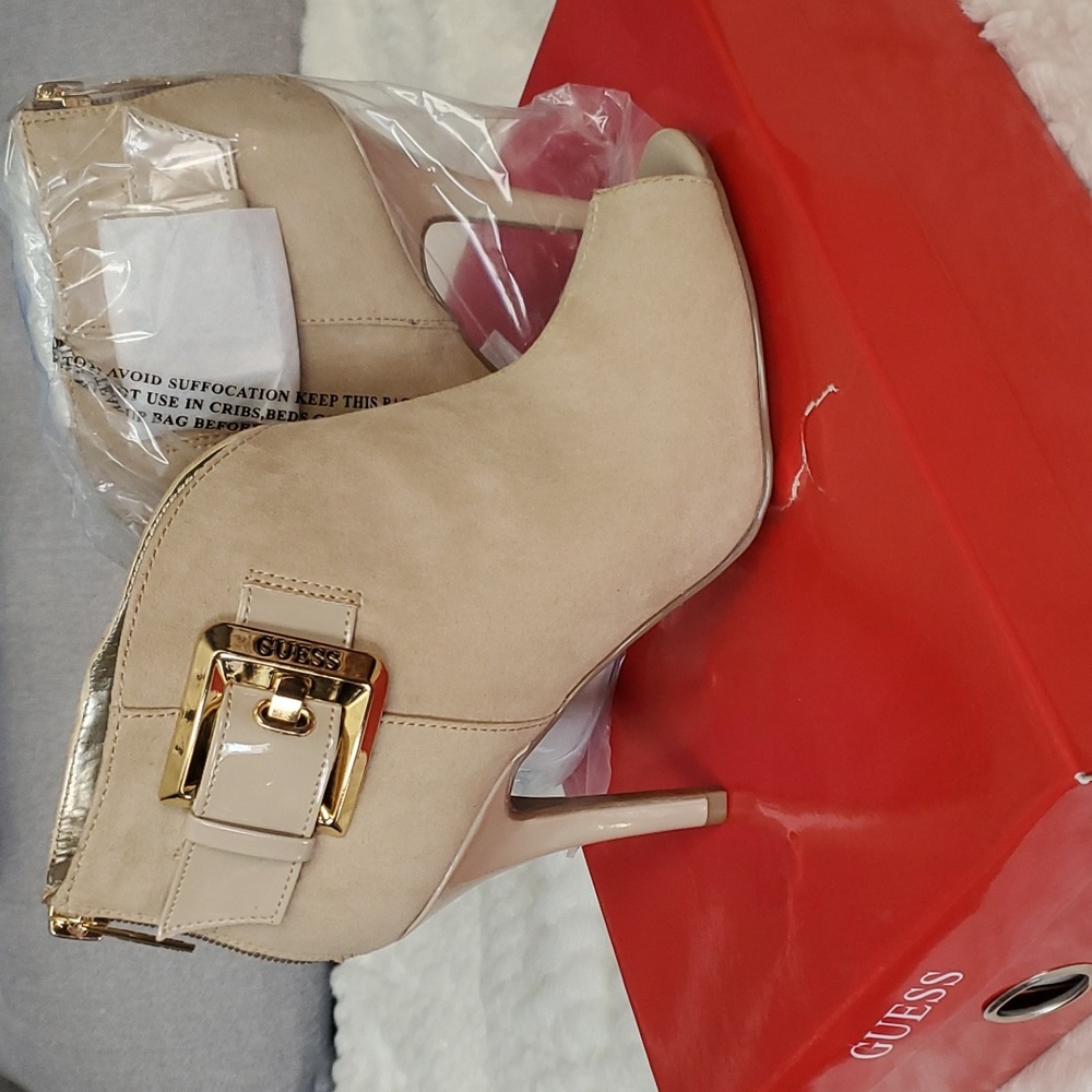 Guess Dakayla Open Toes Suede Heels Size 6.5